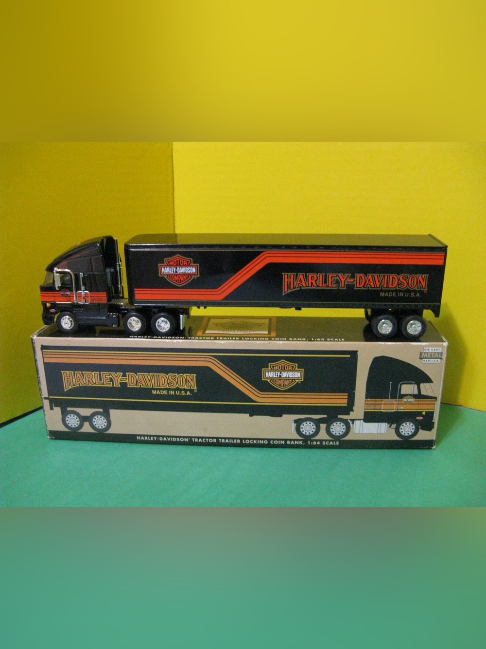 NIB Harley Davidson Motor Company Tractor Trailor Locking Coin Piggy Bank Metal